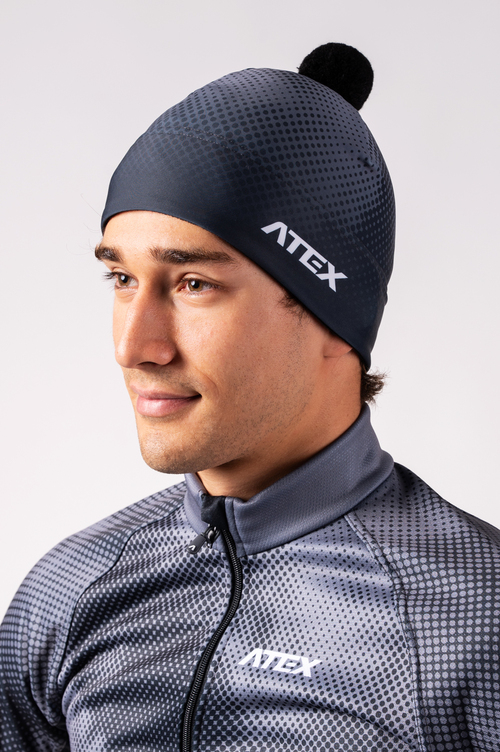 Sportovní čepice dvouvrstvá s bambulí